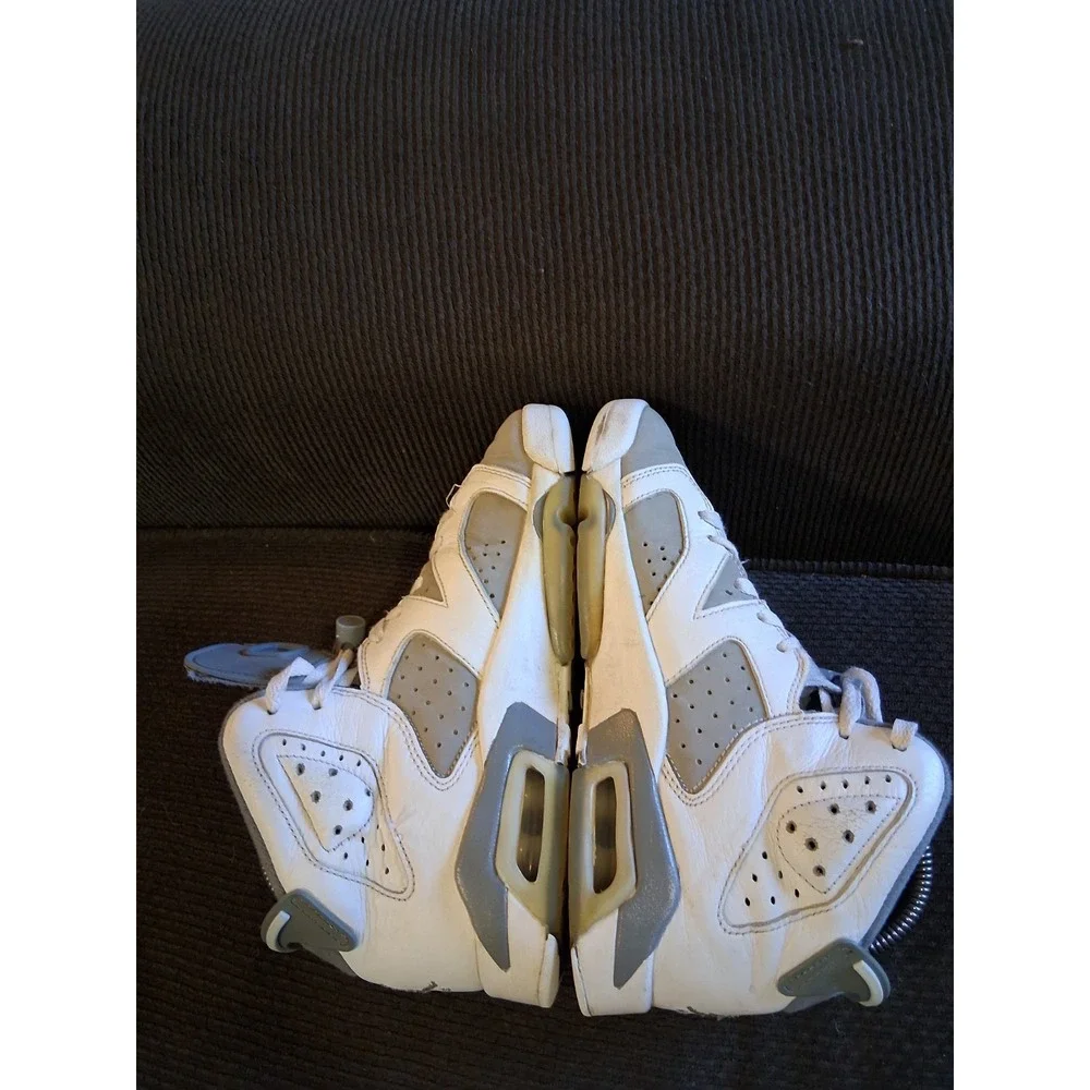 Nike Air Jordan 6 Retro Cool Medium Gray Sneakers Shoe 384665-100 Boy 4Y (Youth)